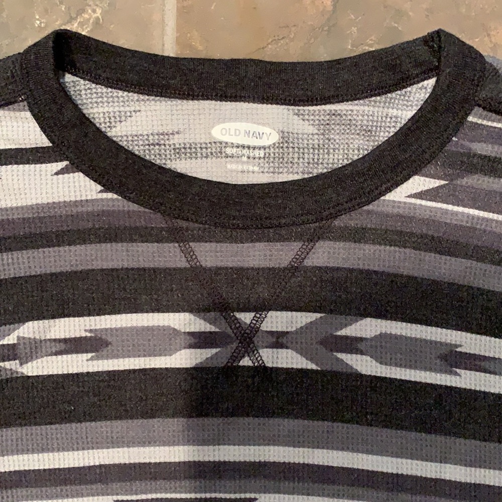 Old navy men’s Aztec thermal - Picture 3 of 3